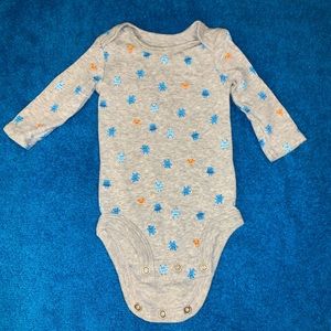 2 for $10 ‼️ New born long sleeved onesie